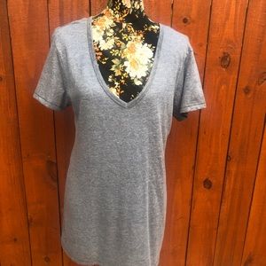 ALTERNATIVE Women v neck size Xl new with tags 🏷